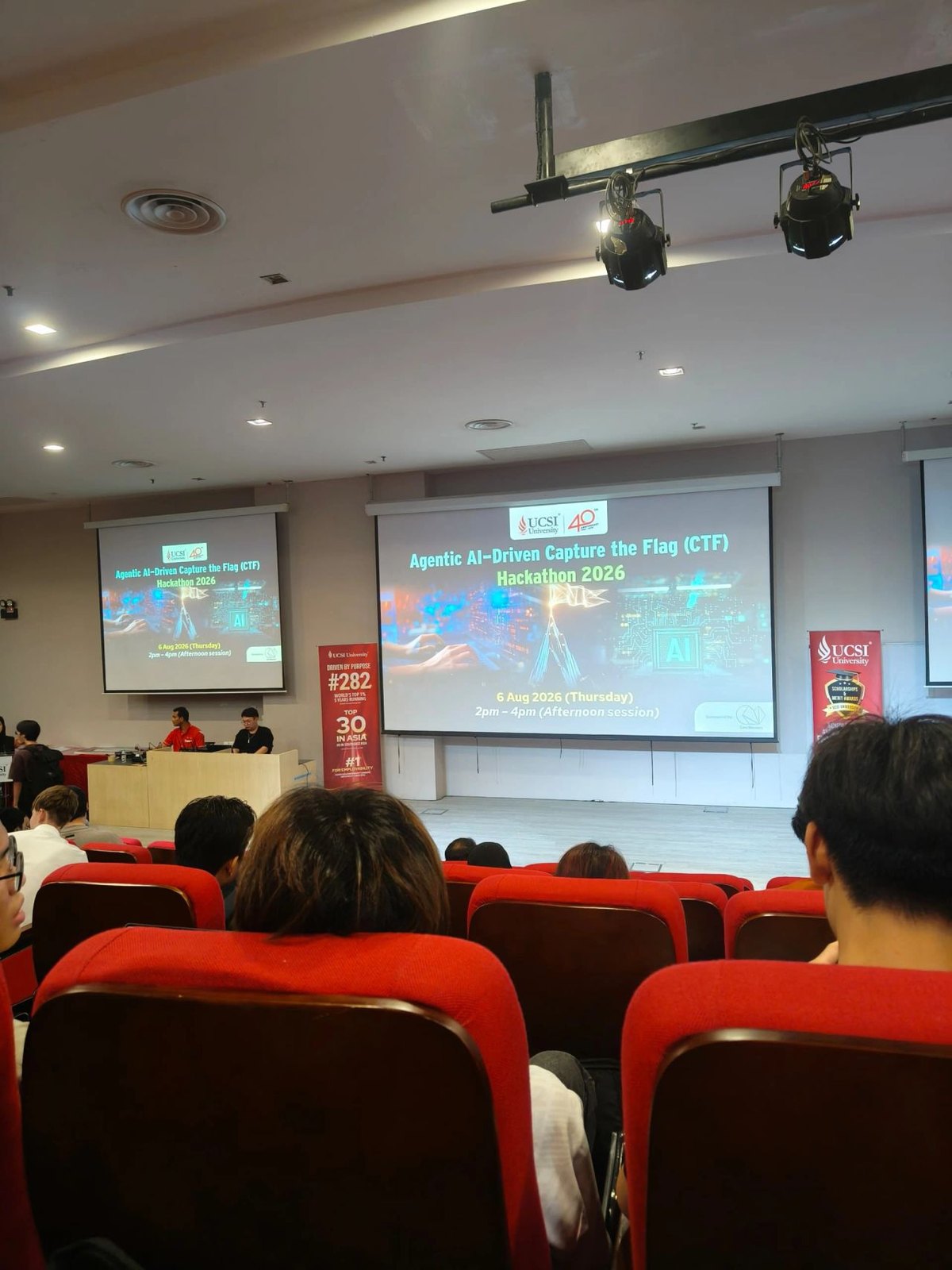 Competition hall, main screen