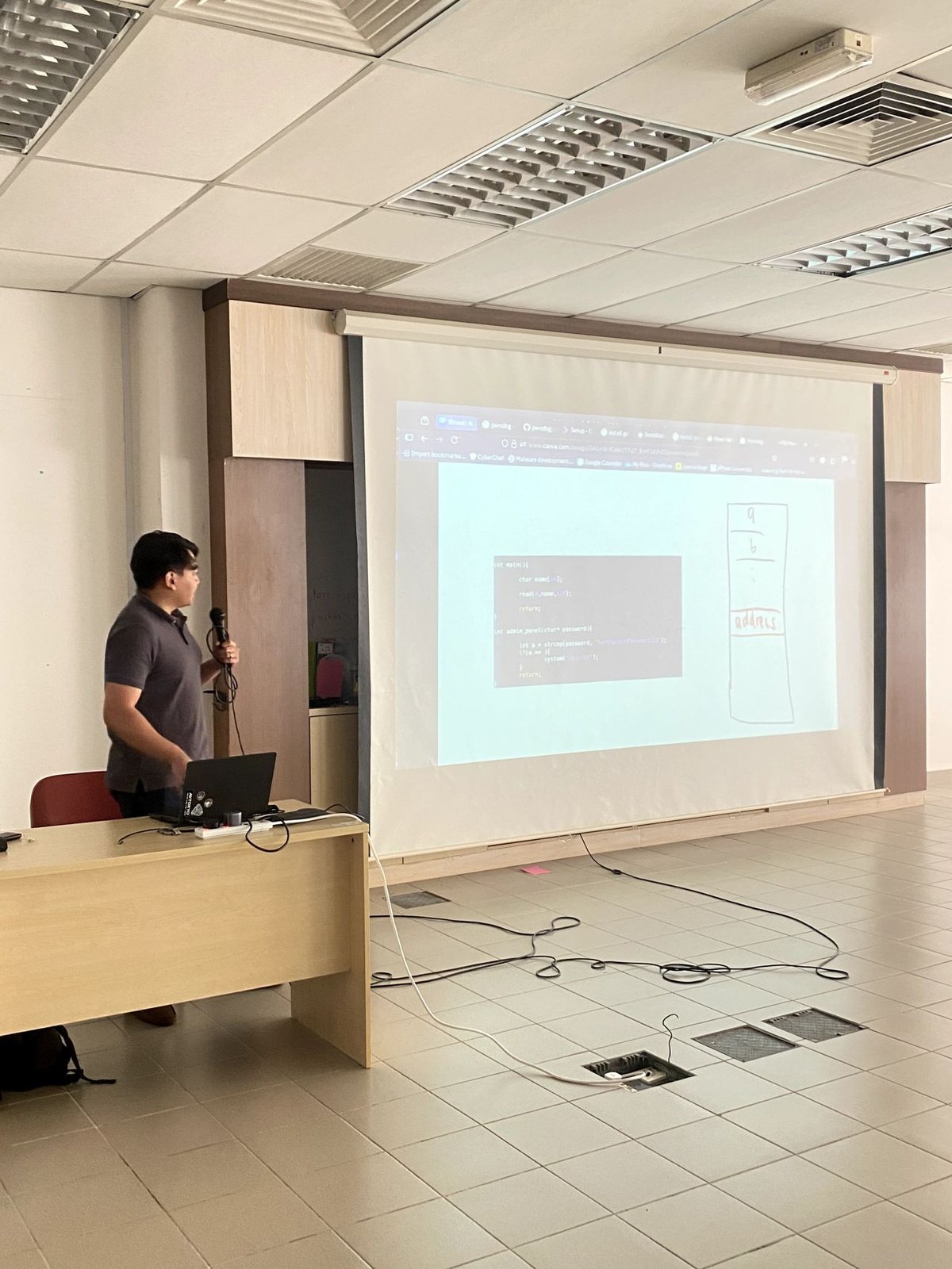 Speaker session in progress (renamed from htb-meetup-5__02)
