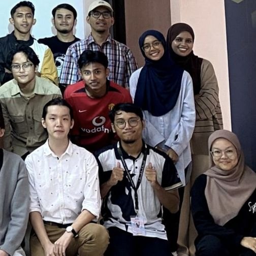 Small group photo (renamed from __04)